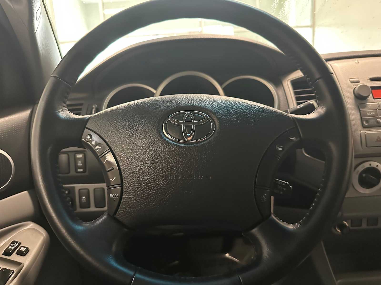 Thumbnail: 2009 Toyota Tacoma - 10