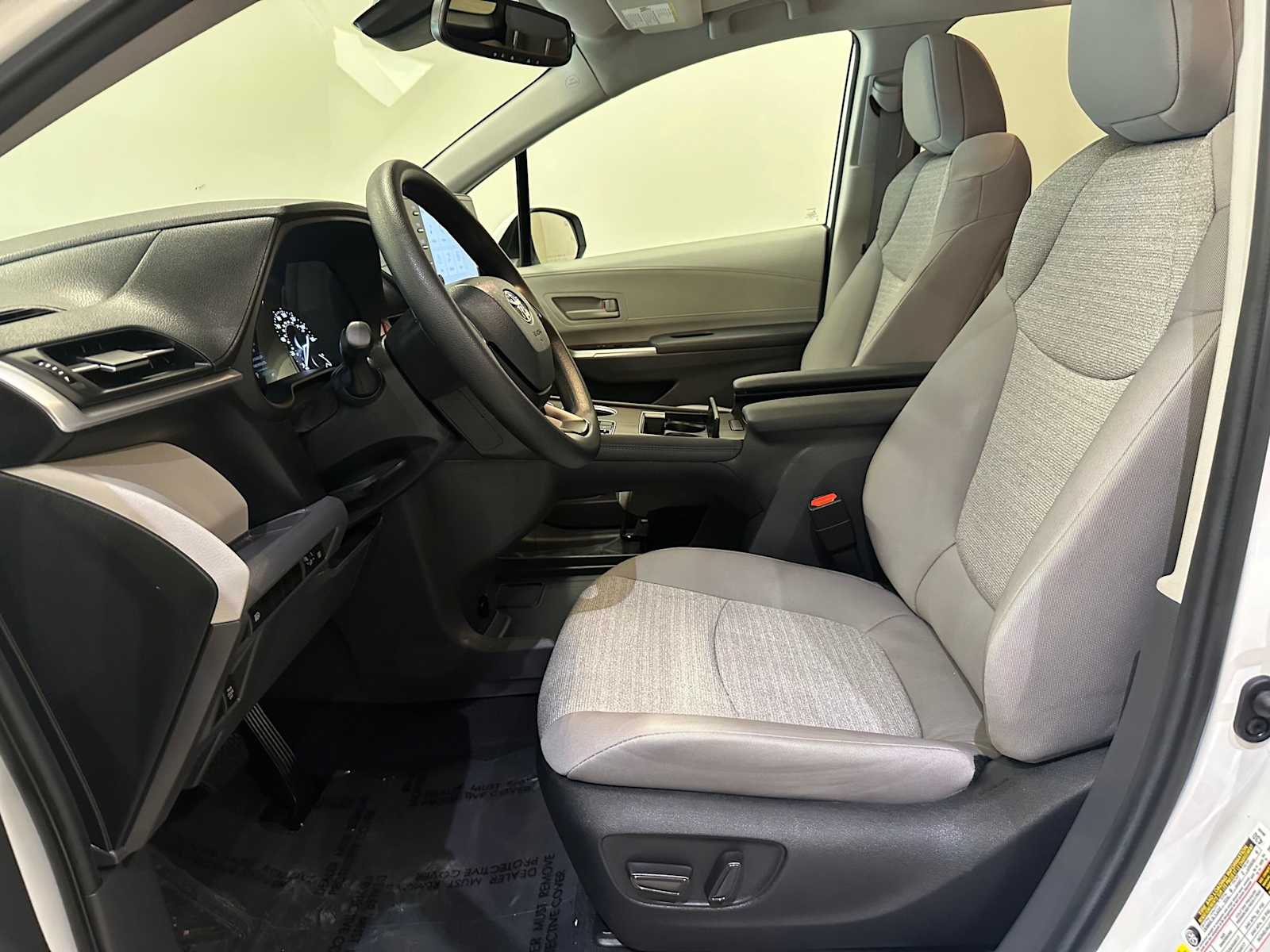 Thumbnail: 2024 Toyota Sienna - 21