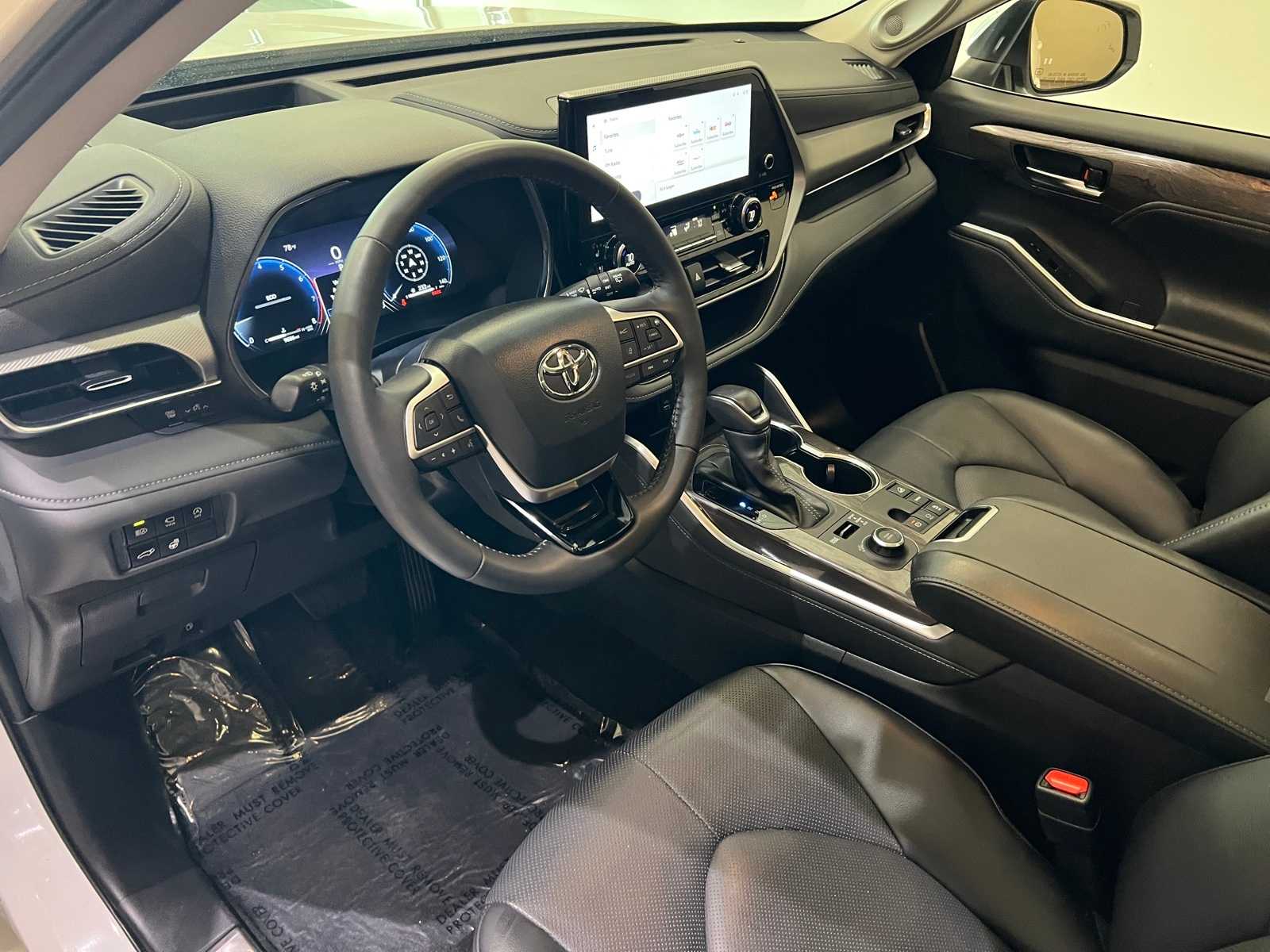 Thumbnail: 2024 Toyota Highlander - 2