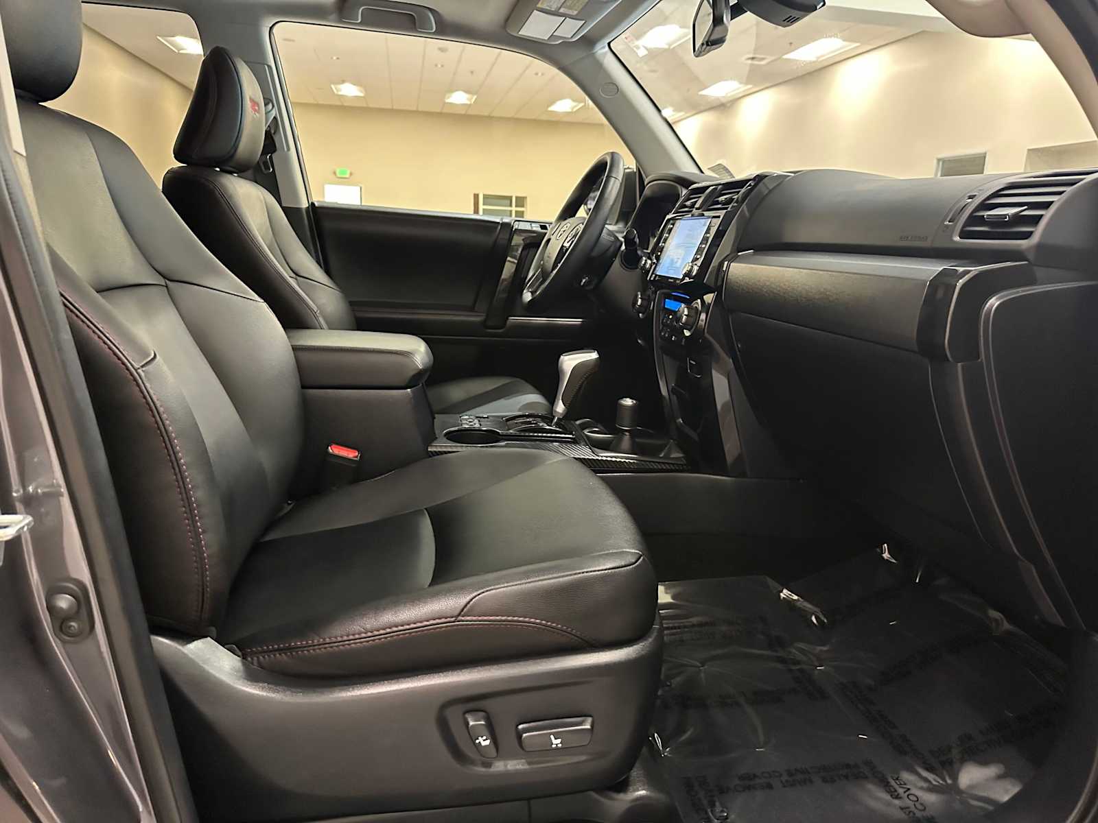 Thumbnail: 2022 Toyota 4Runner - 28