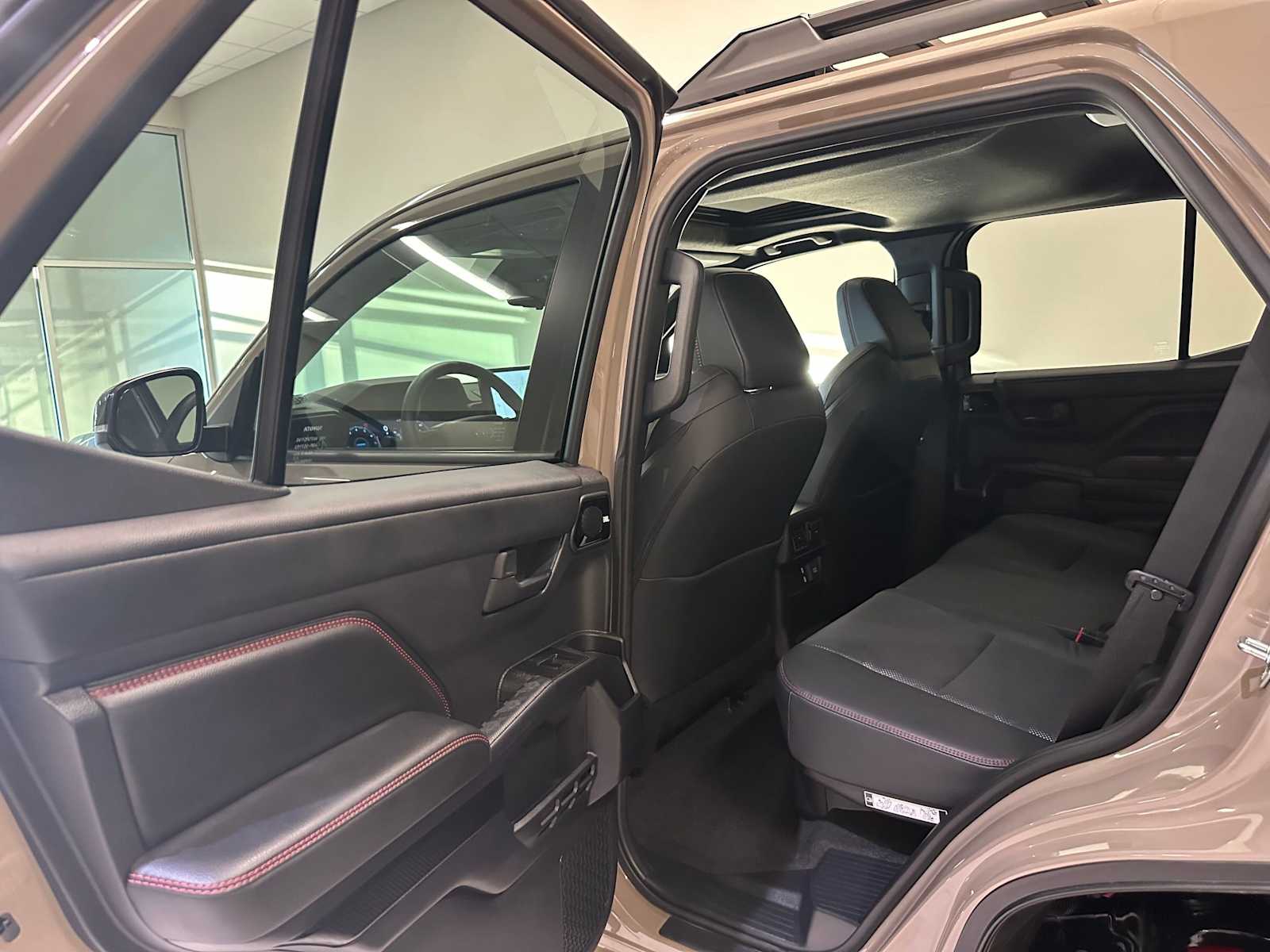 Thumbnail: 2025 Toyota 4Runner - 24