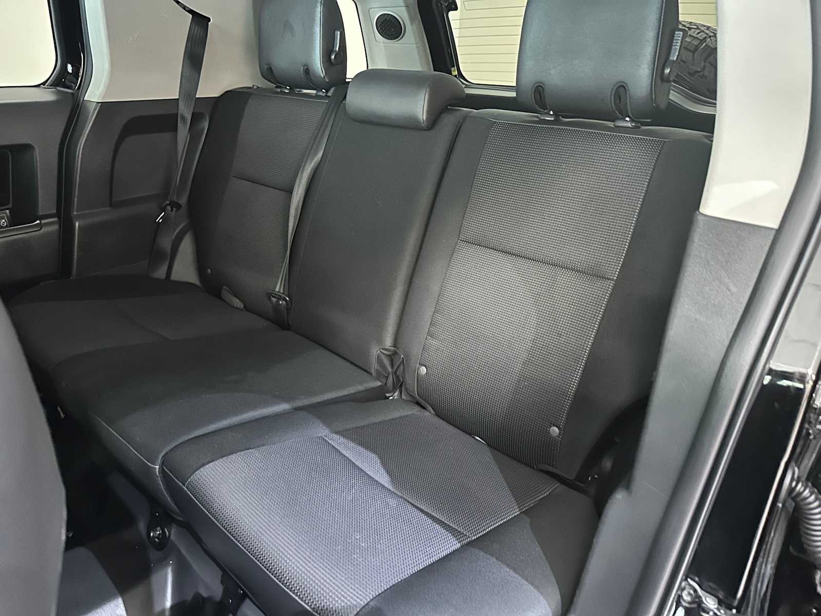 Thumbnail: 2014 Toyota FJ Cruiser - 21