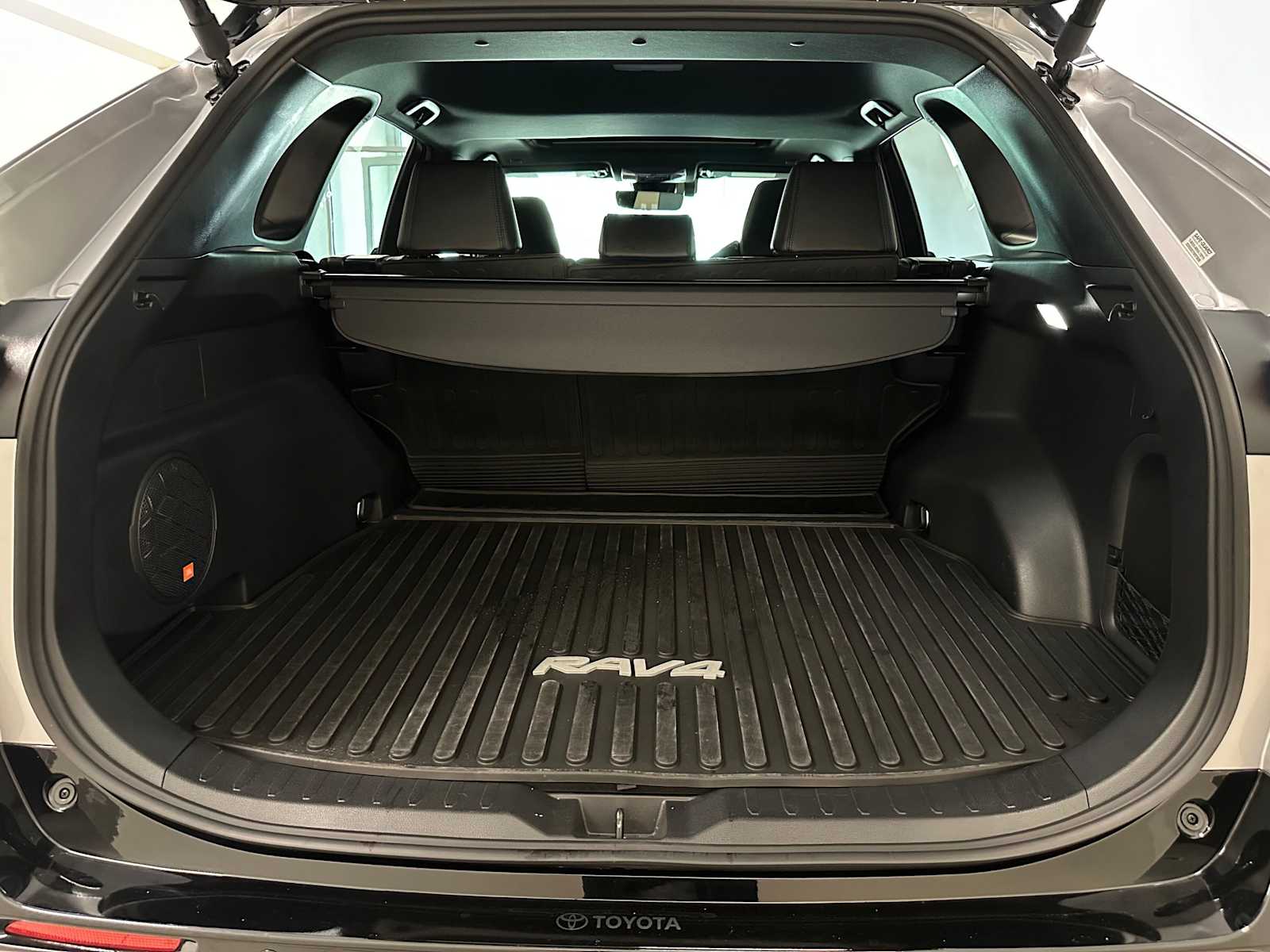 Thumbnail: 2024 Toyota RAV4 - 31