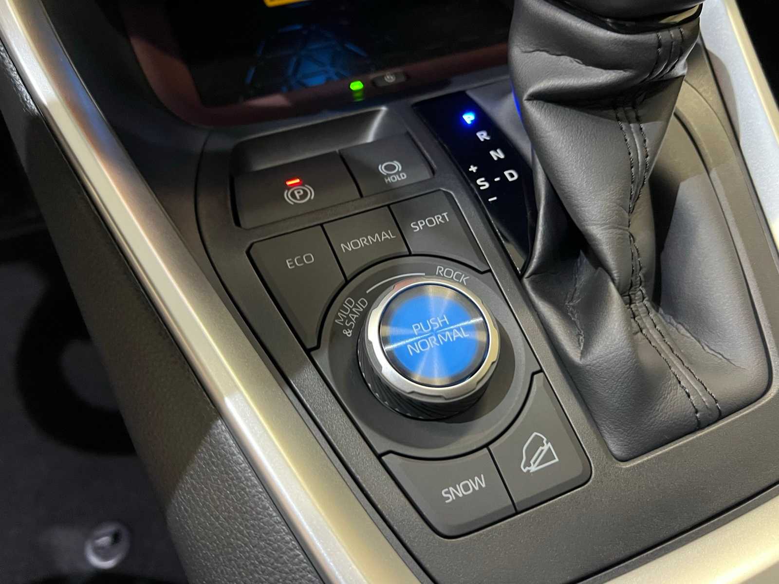 Thumbnail: 2025 Toyota RAV4 - 24