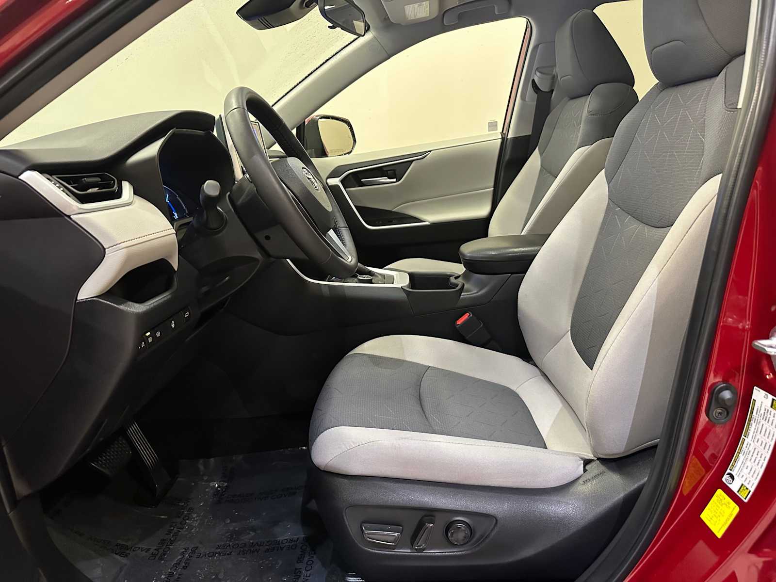 Thumbnail: 2025 Toyota RAV4 - 22