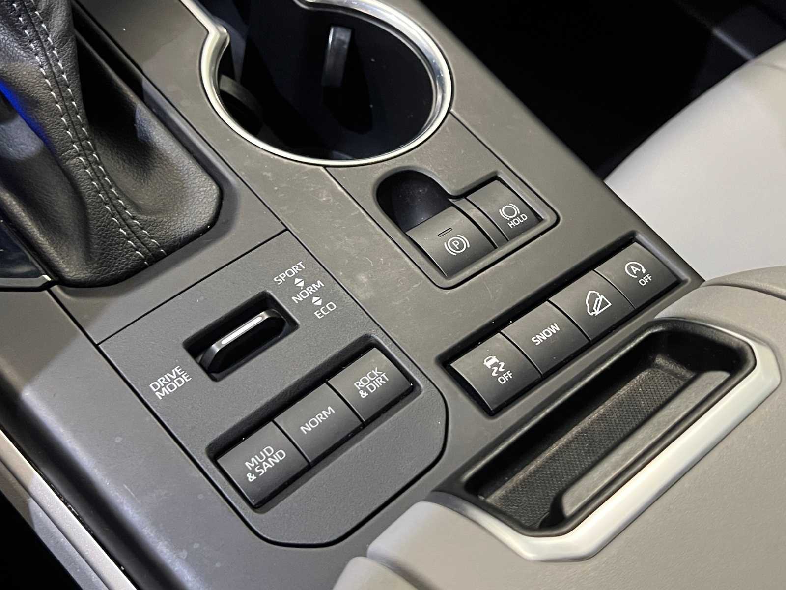 Thumbnail: 2022 Toyota Highlander - 30