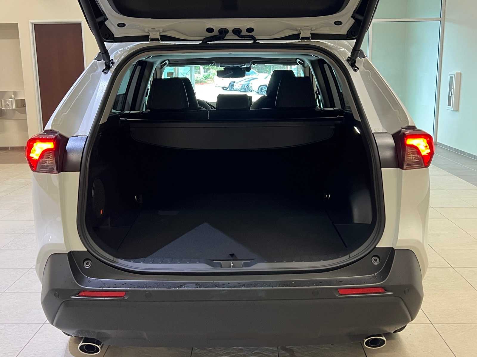 Thumbnail: 2025 Toyota RAV4 - 30