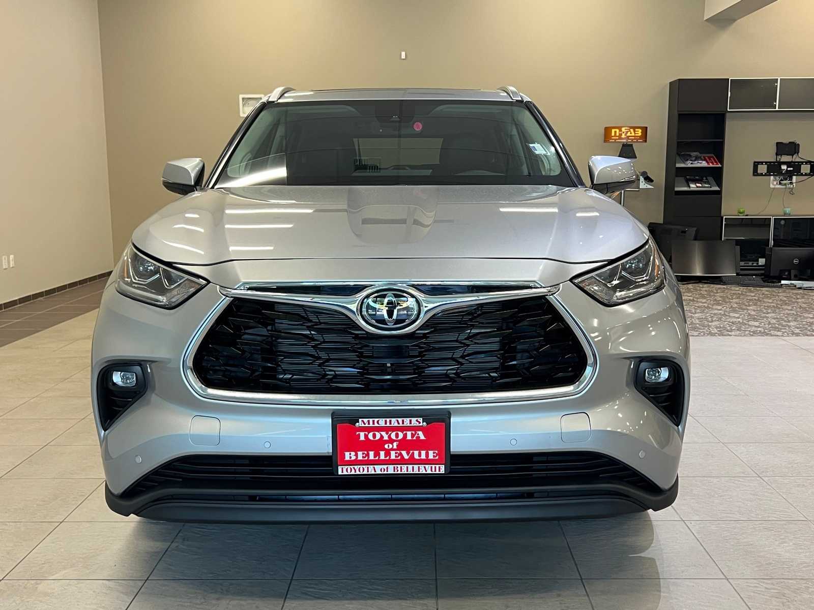 Thumbnail: 2025 Toyota Highlander - 8