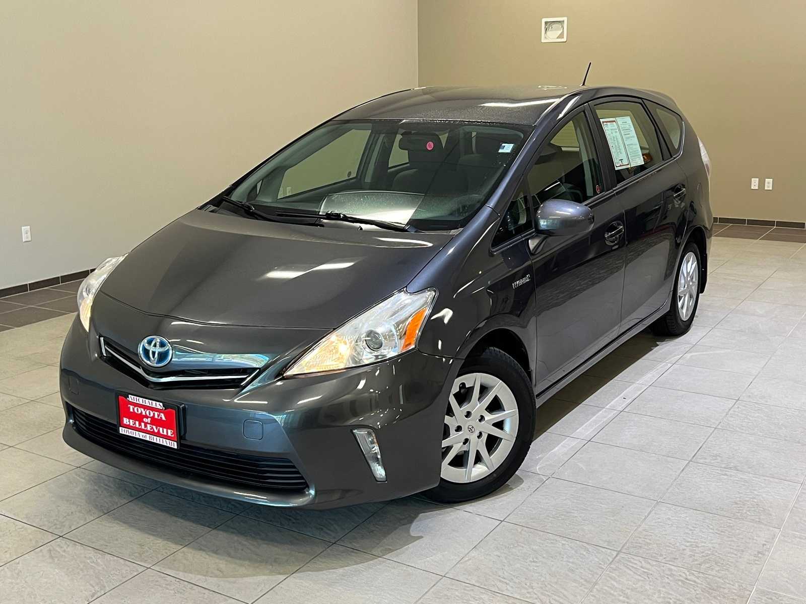 Thumbnail: 2014 Toyota Prius v - 1