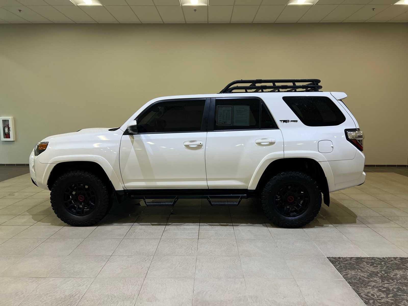 Thumbnail: 2022 Toyota 4Runner - 3