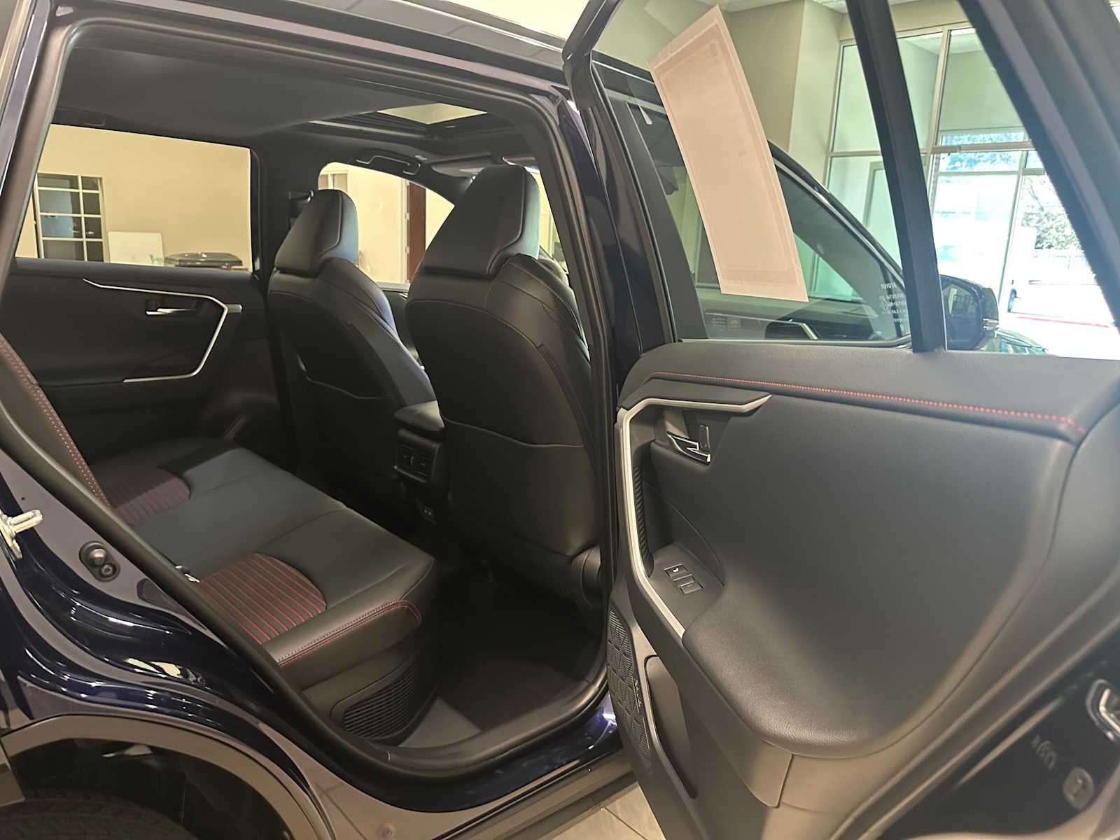 Thumbnail: 2025 Toyota RAV4 - 27