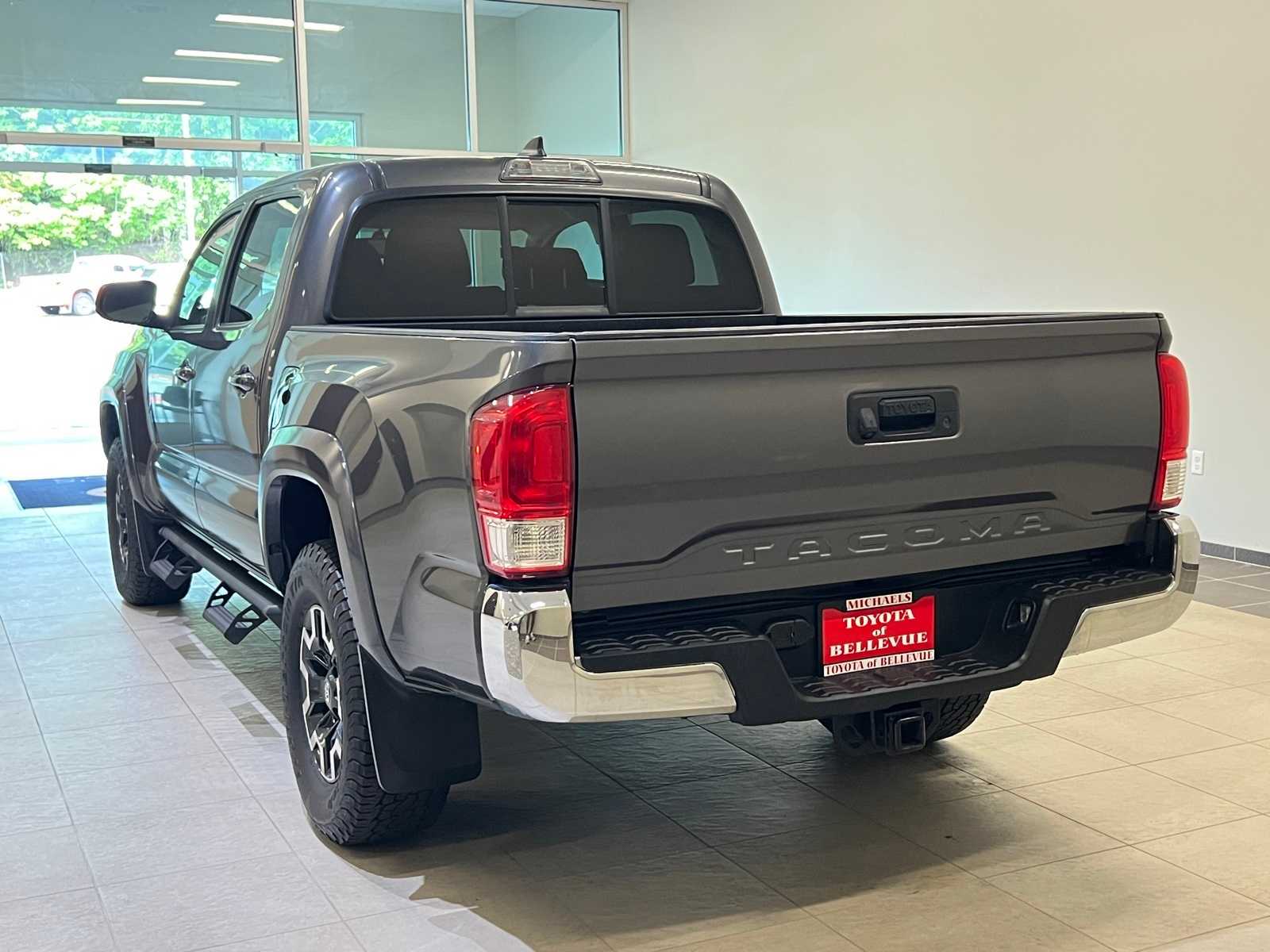 Thumbnail: 2017 Toyota Tacoma - 4