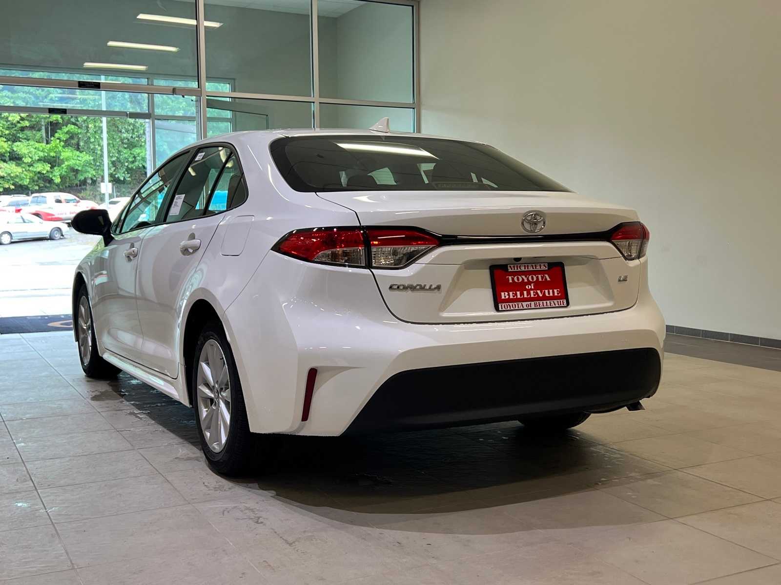 Thumbnail: 2025 Toyota Corolla - 4