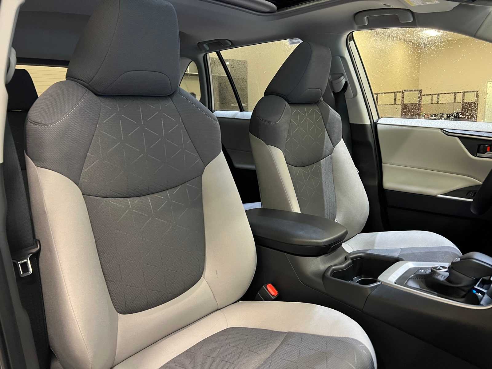 Thumbnail: 2025 Toyota RAV4 - 14