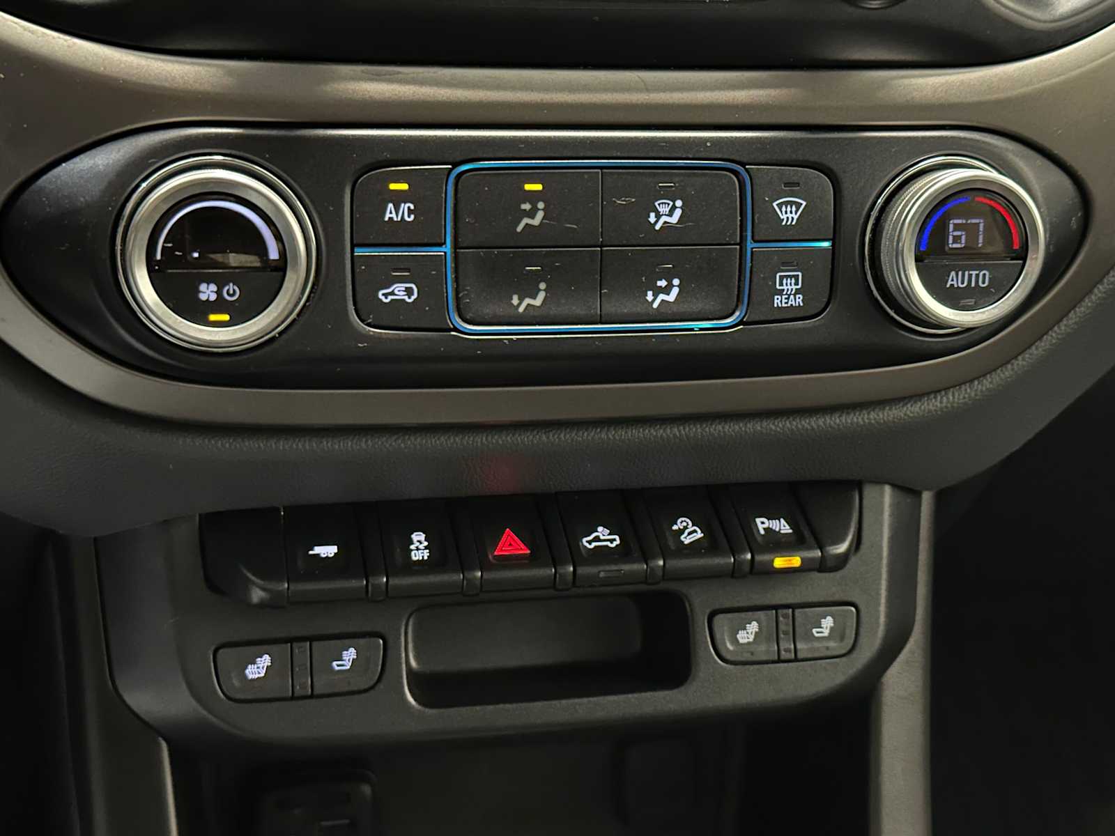 Thumbnail: 2019 Chevrolet Colorado - 16