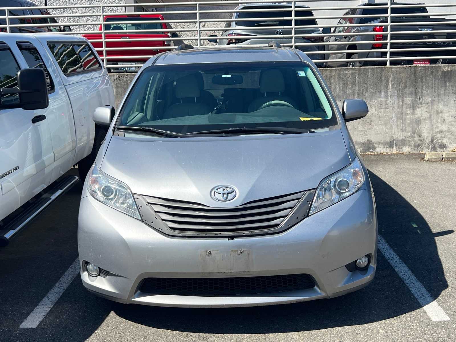 Thumbnail: 2012 Toyota Sienna - 2