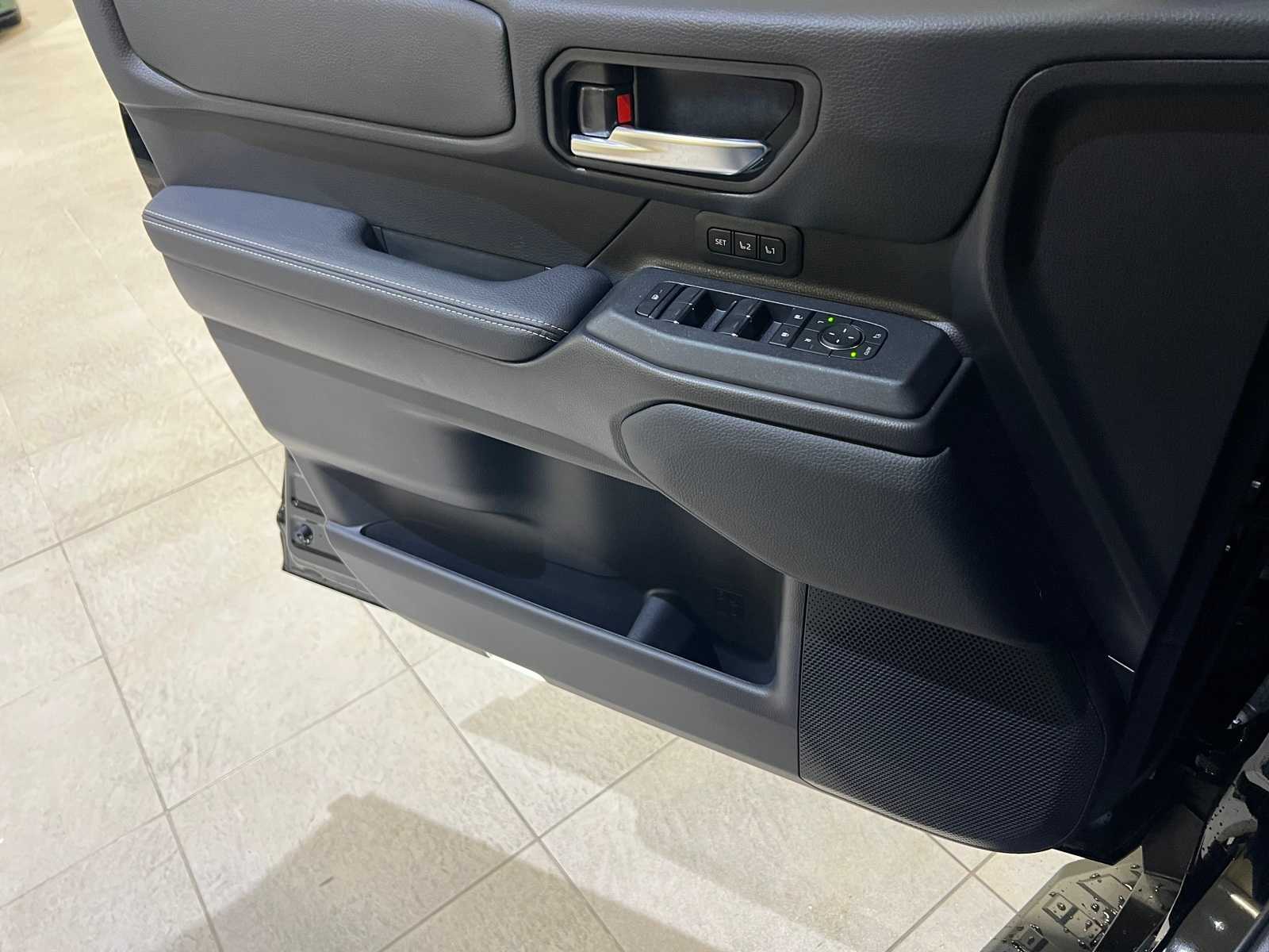 Thumbnail: 2025 Toyota Land Cruiser - 18