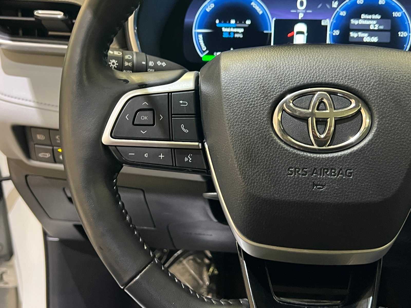 Thumbnail: 2023 Toyota Highlander - 22