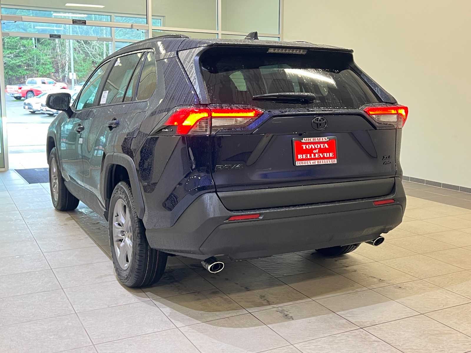 Thumbnail: 2025 Toyota RAV4 - 6