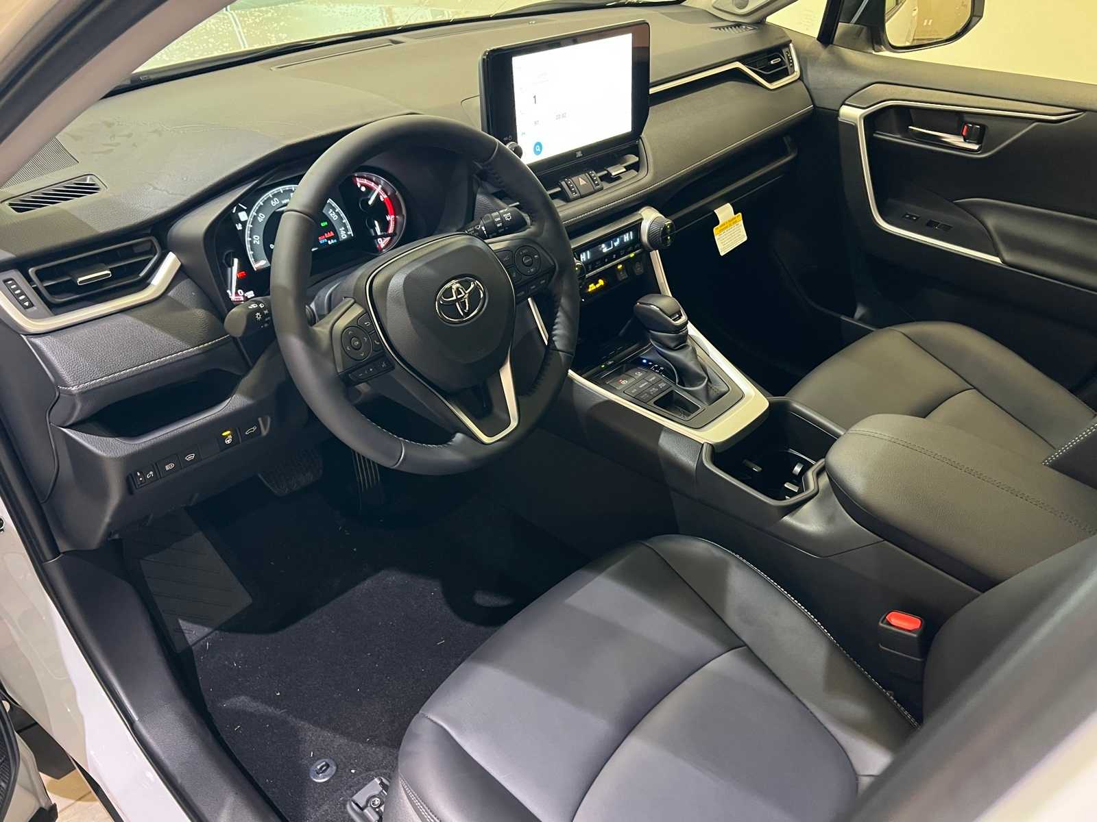 Thumbnail: 2025 Toyota RAV4 - 2