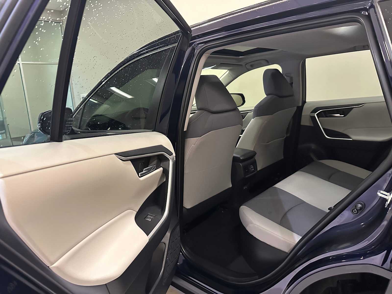 Thumbnail: 2025 Toyota RAV4 - 25