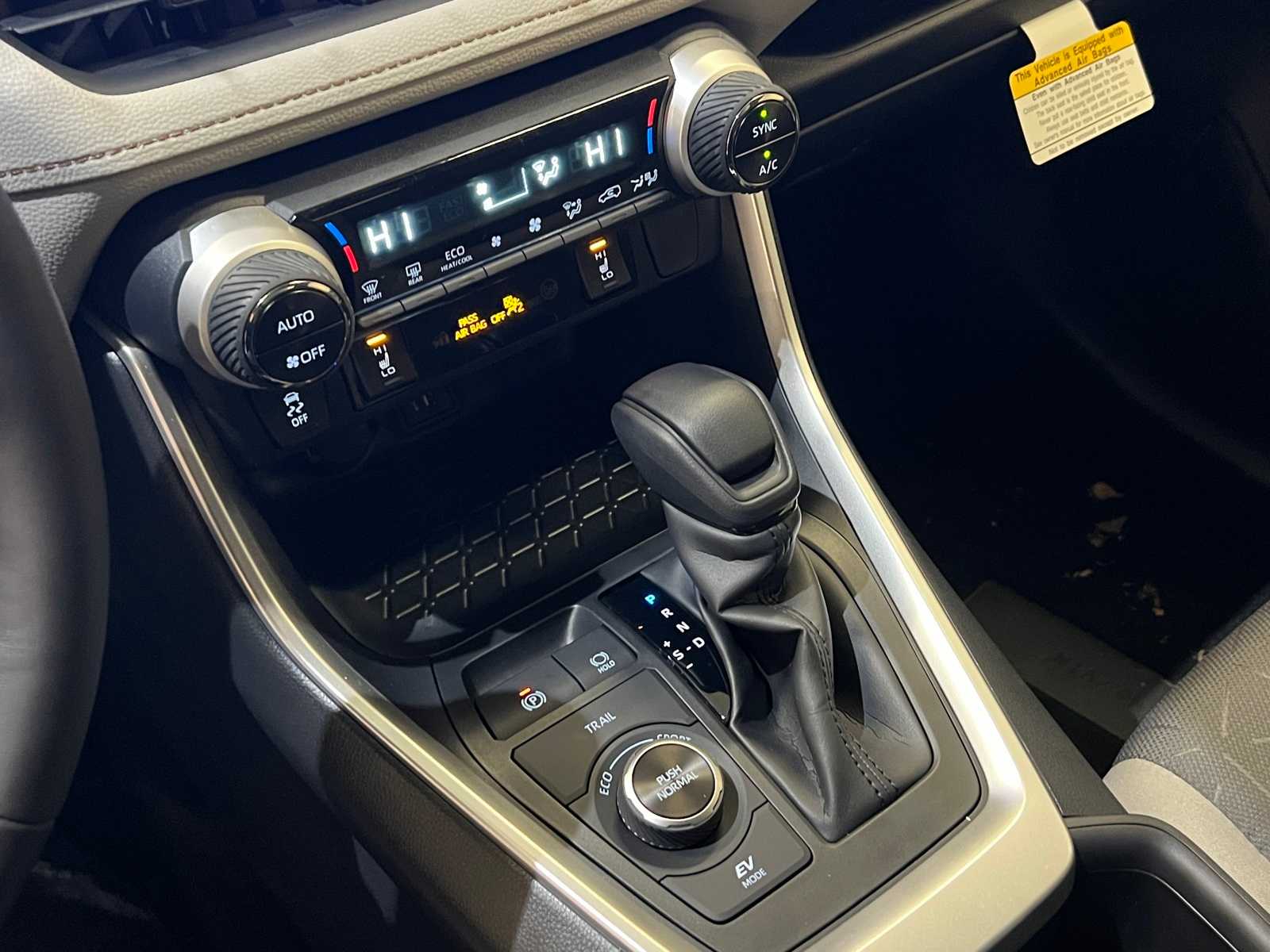 Thumbnail: 2025 Toyota RAV4 - 23