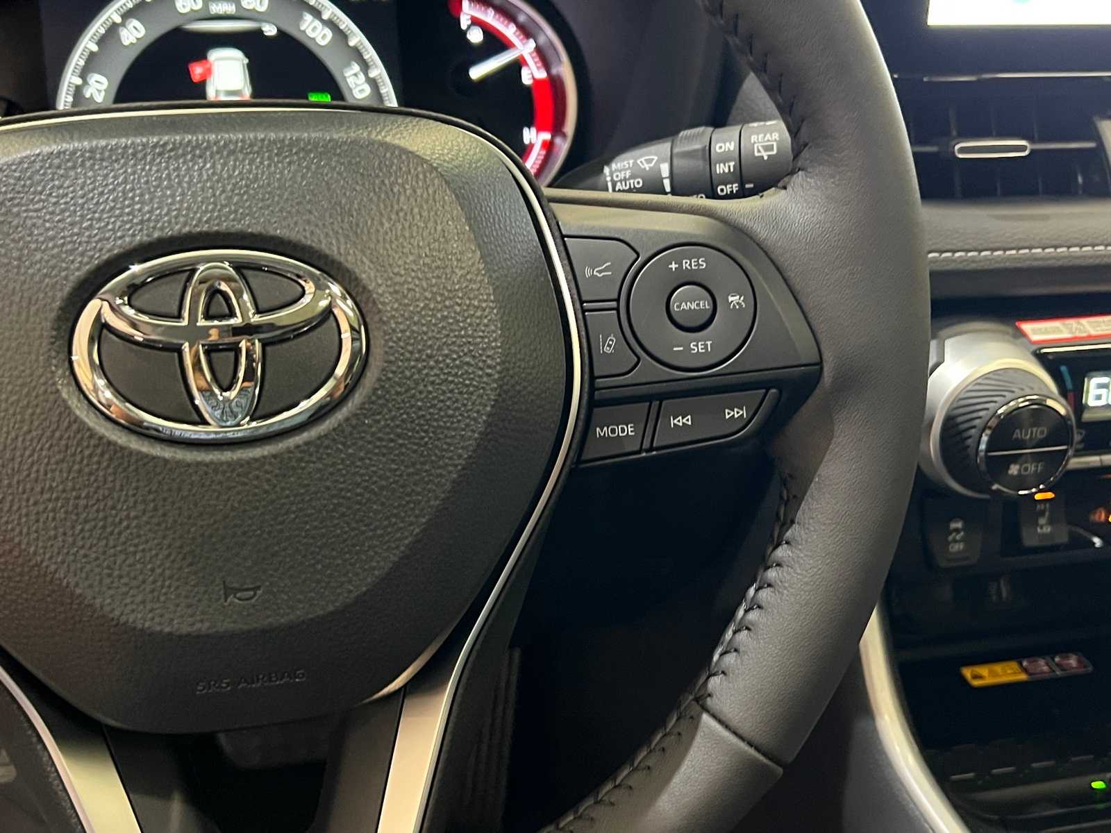 Thumbnail: 2025 Toyota RAV4 - 21