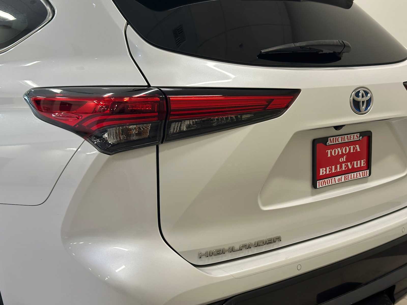 Thumbnail: 2022 Toyota Highlander - 7