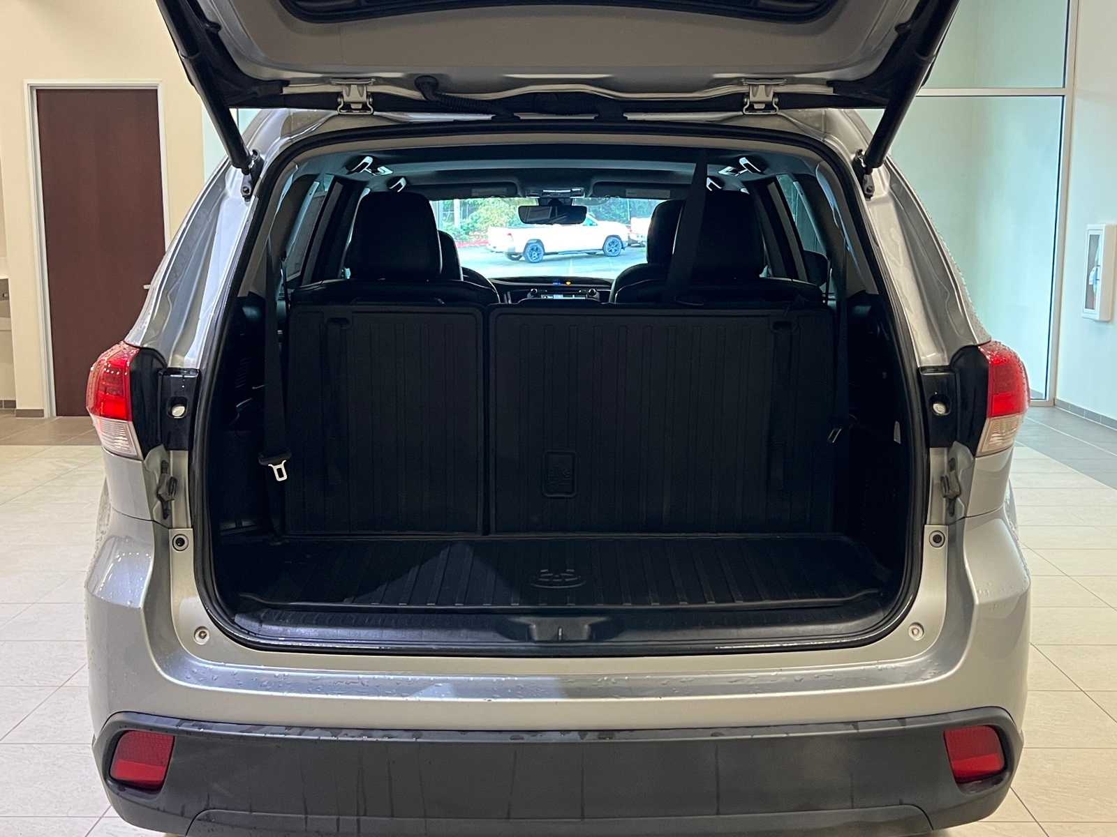 Thumbnail: 2018 Toyota Highlander - 30