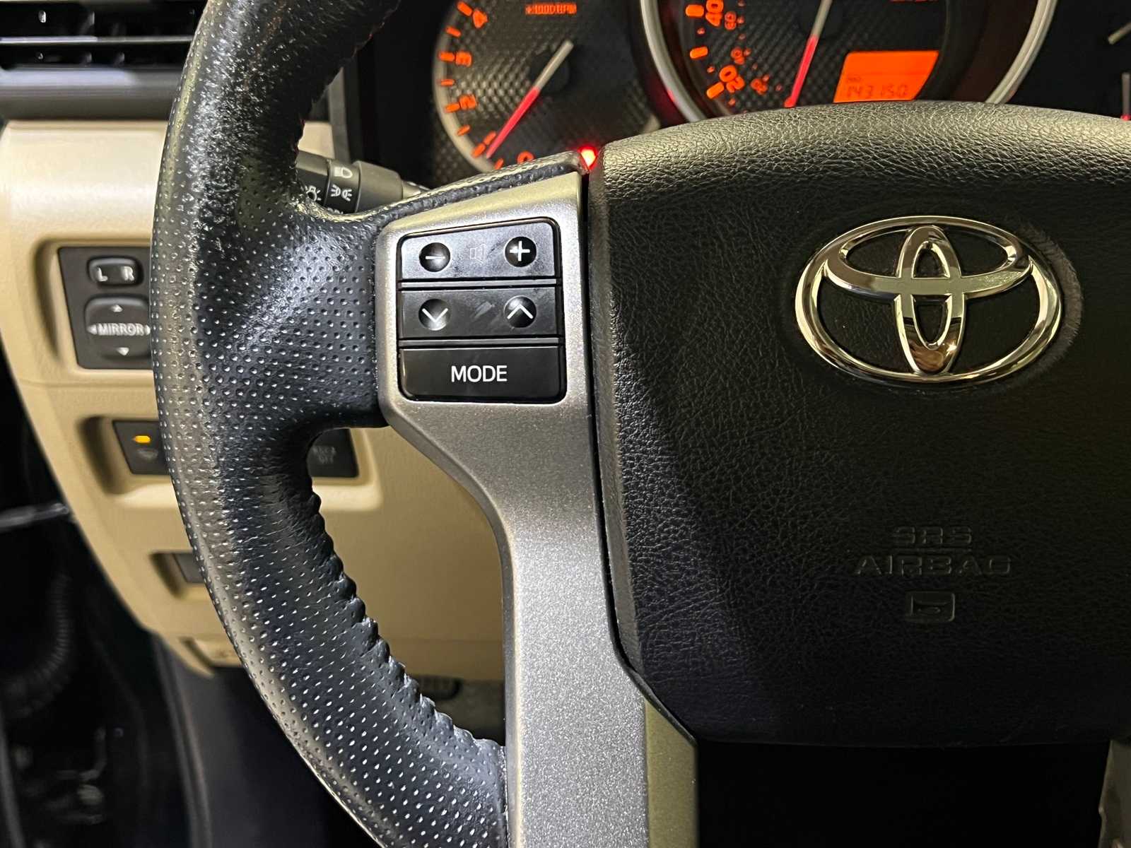 Thumbnail: 2011 Toyota 4Runner - 22