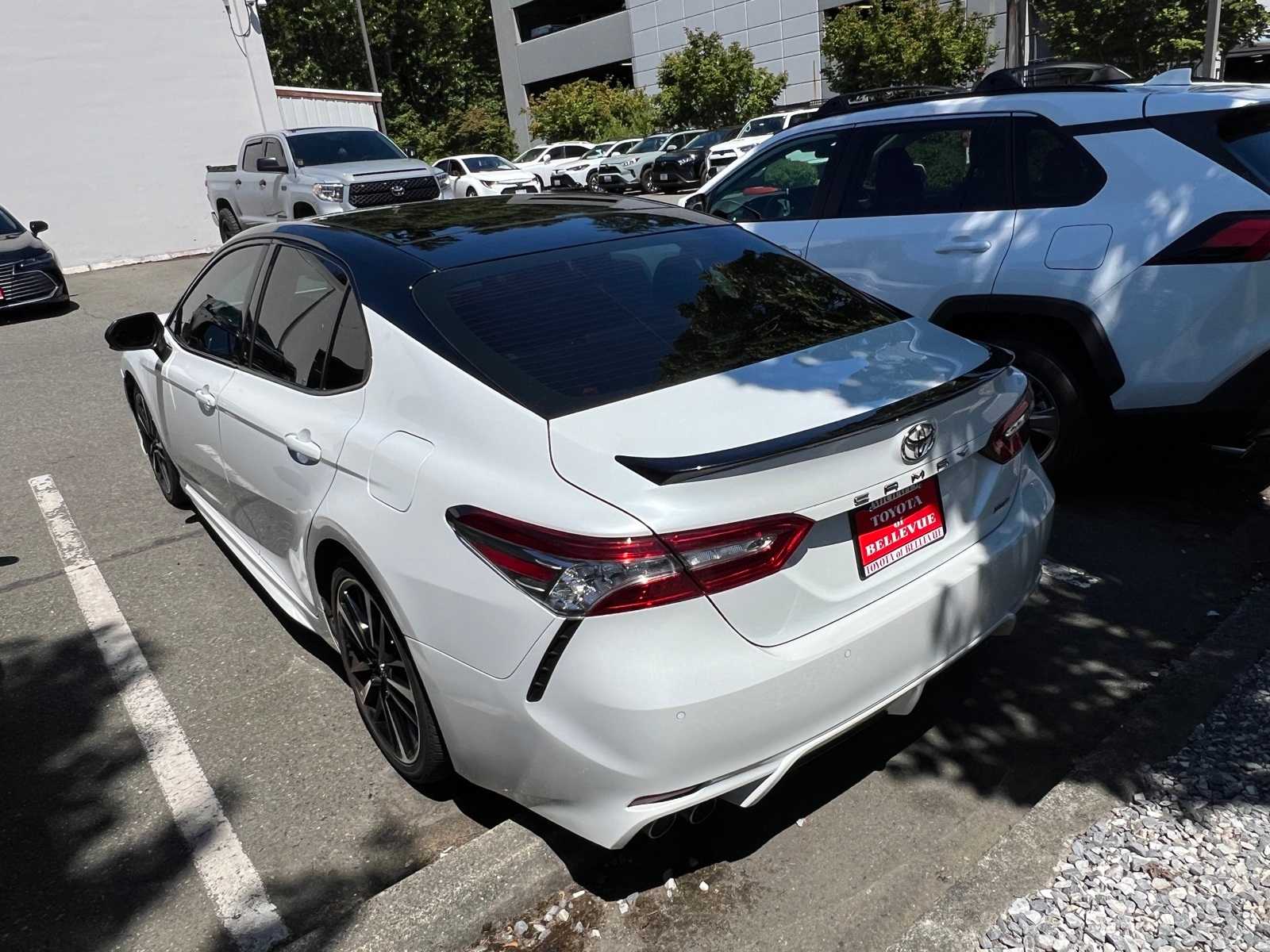 Thumbnail: 2018 Toyota Camry - 9