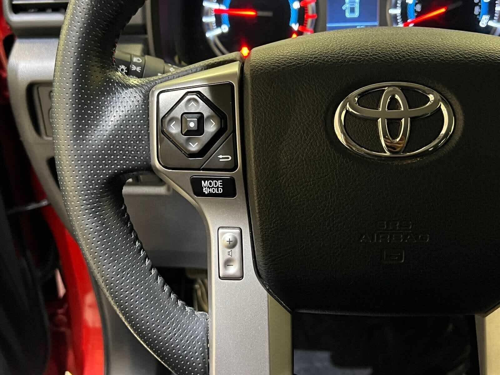 Thumbnail: 2017 Toyota 4Runner - 21