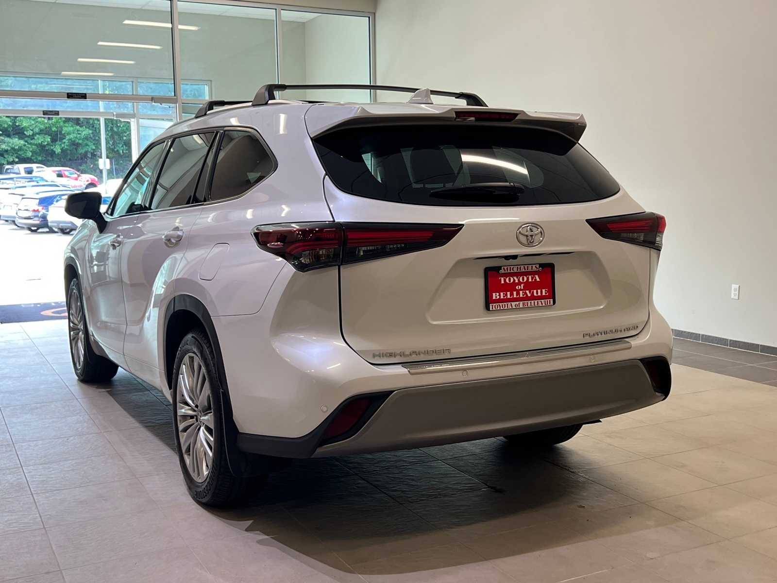 Thumbnail: 2024 Toyota Highlander - 4
