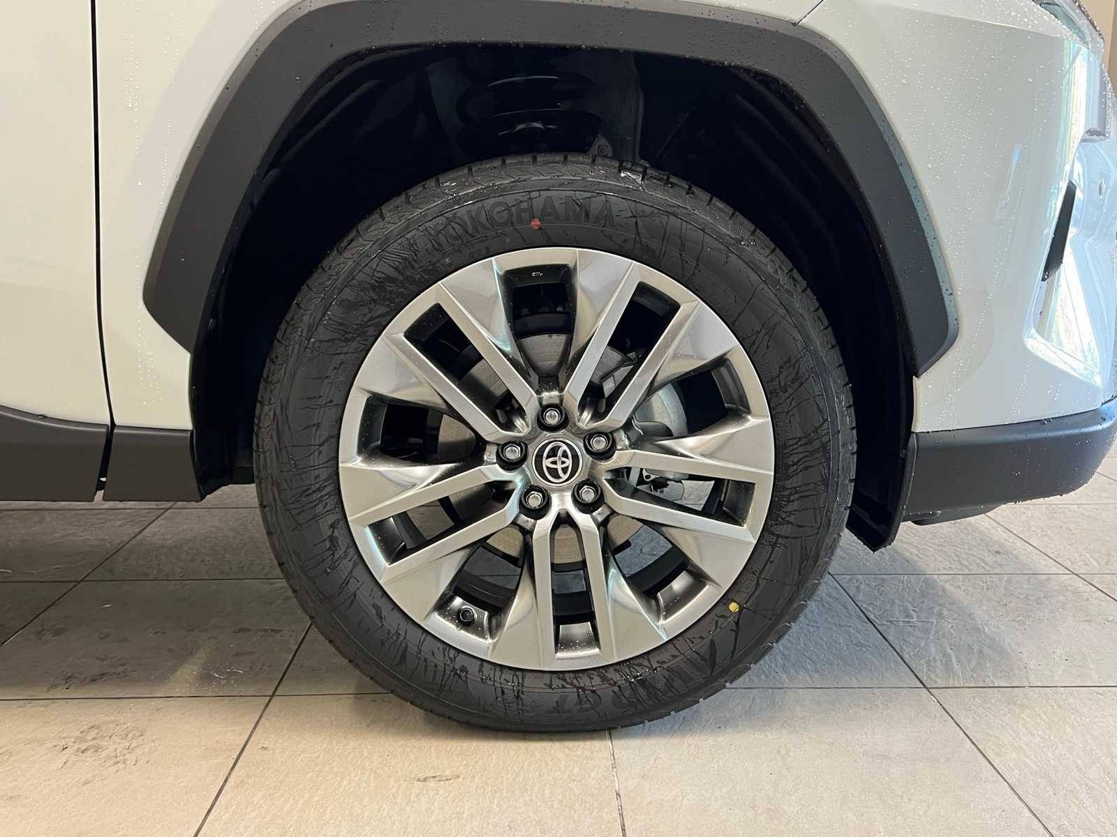 Thumbnail: 2025 Toyota RAV4 - 7