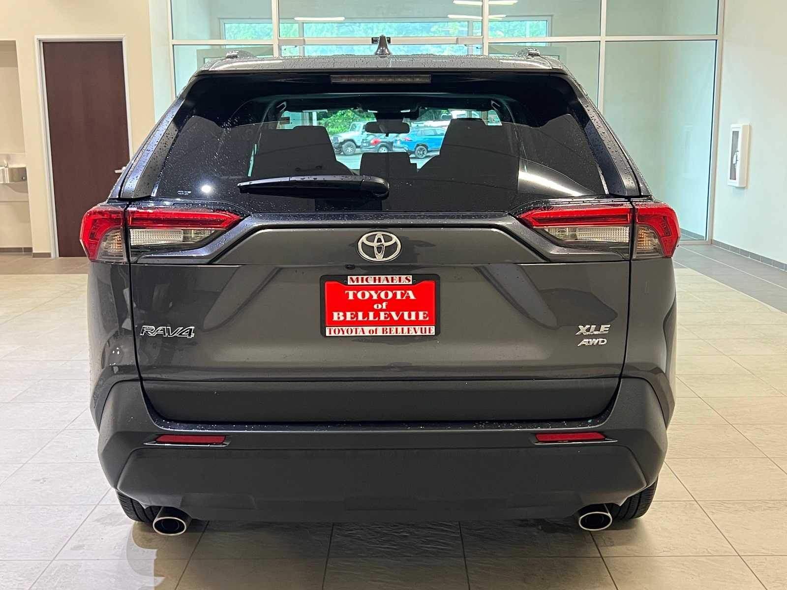 Thumbnail: 2022 Toyota RAV4 - 5