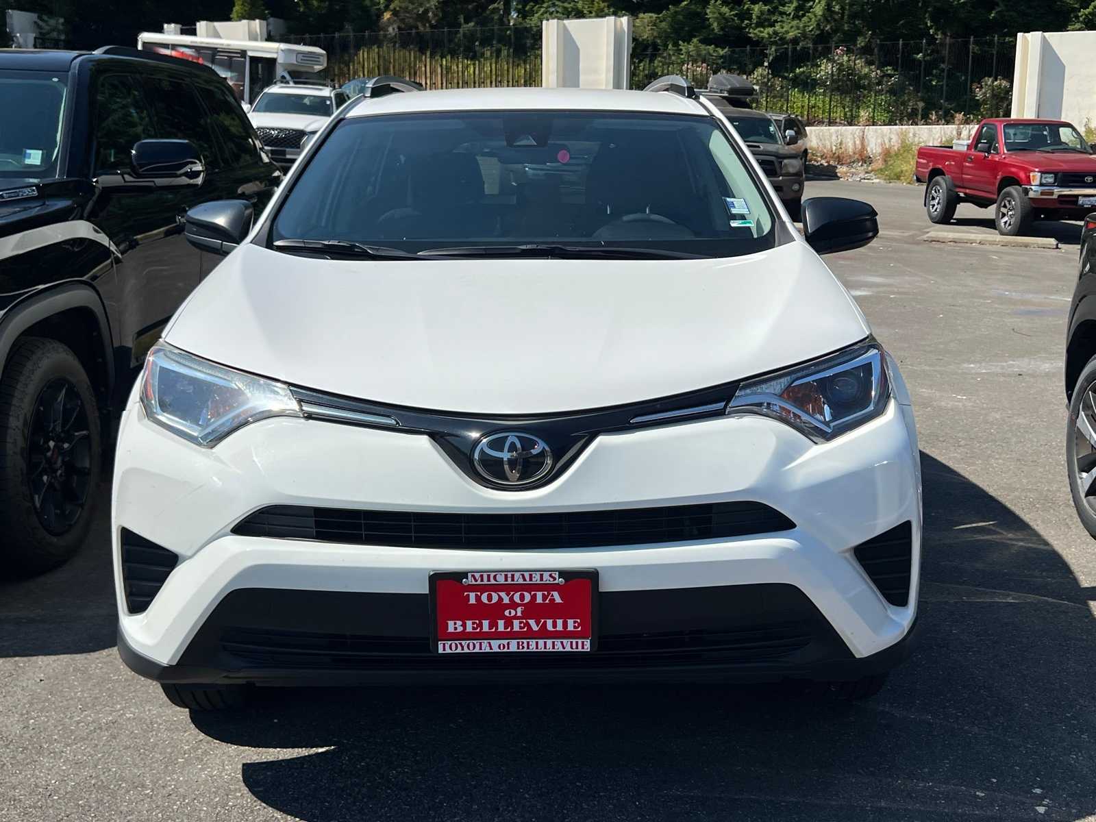 Thumbnail: 2018 Toyota RAV4 - 2