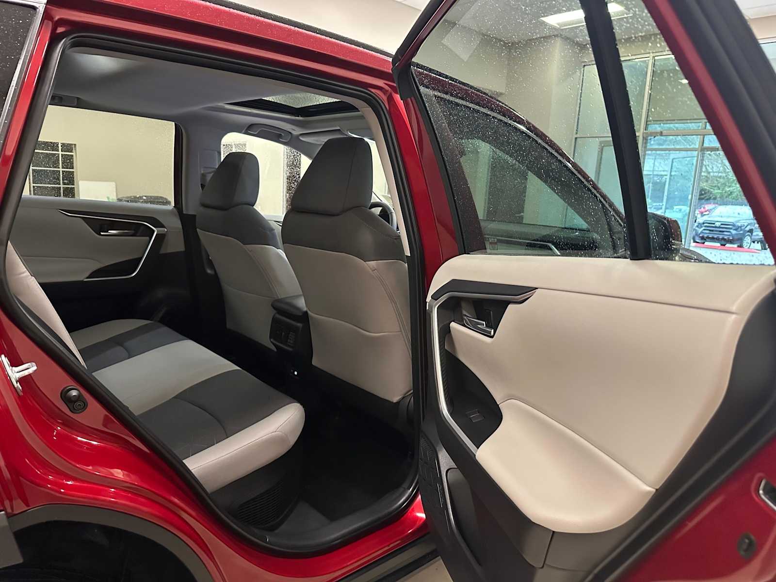 Thumbnail: 2025 Toyota RAV4 - 27