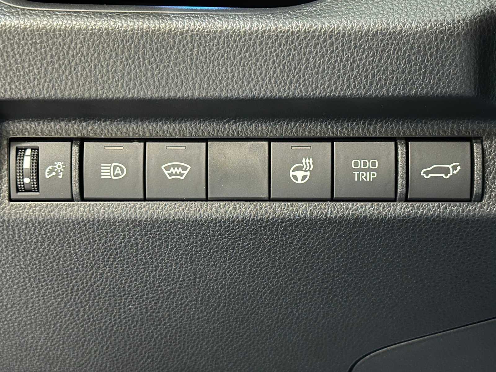 Thumbnail: 2025 Toyota RAV4 - 18