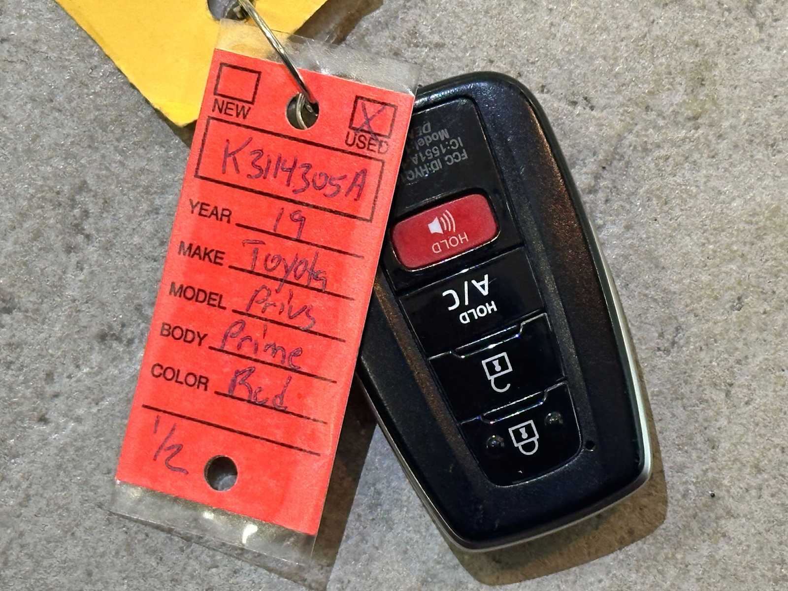 Thumbnail: 2019 Toyota Prius Prime - 32