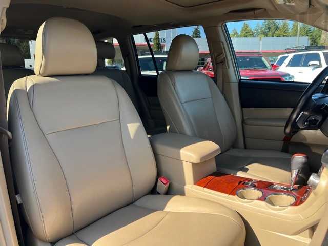 Thumbnail: 2011 Toyota Highlander - 14