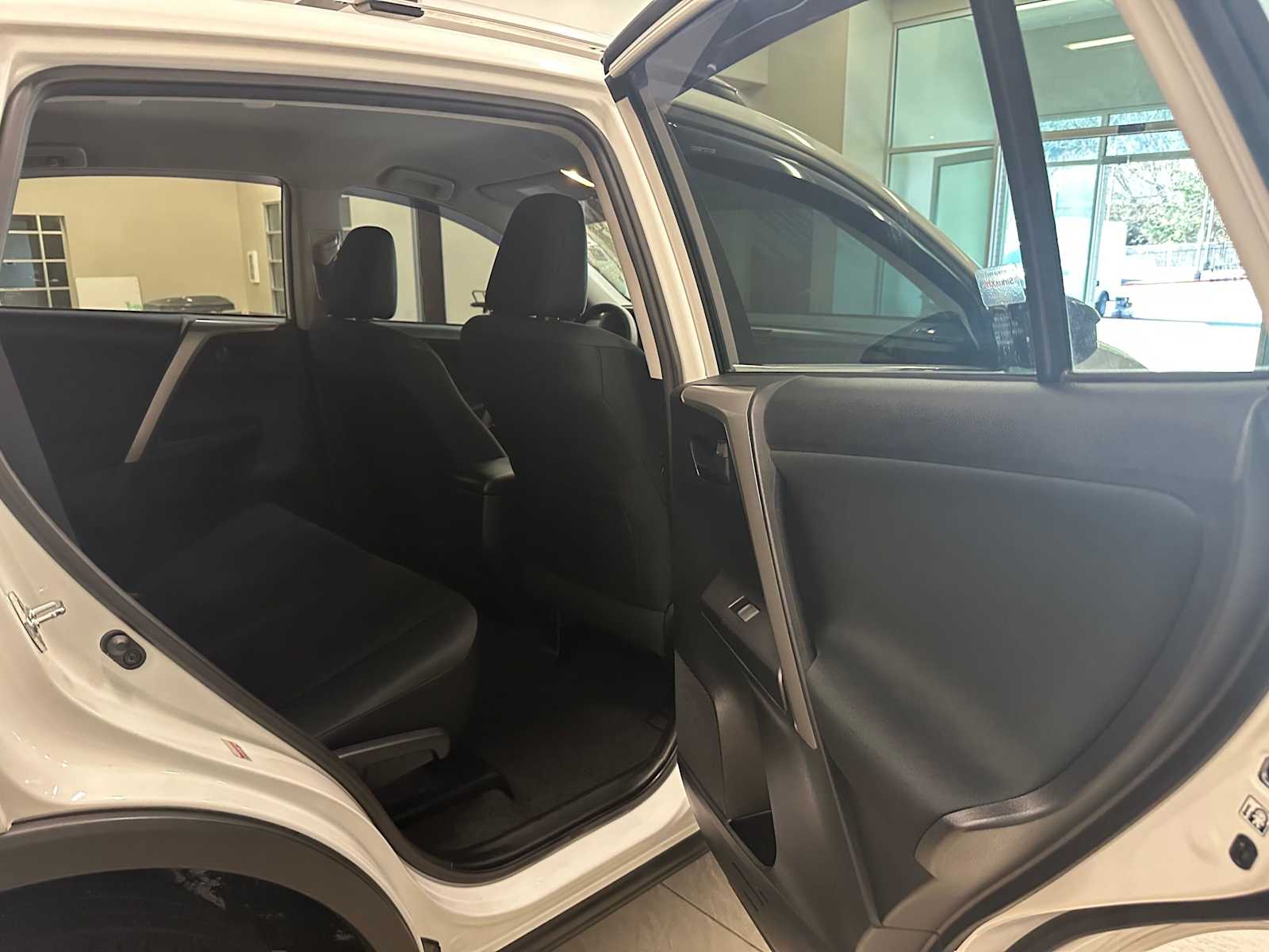 Thumbnail: 2016 Toyota RAV4 - 26