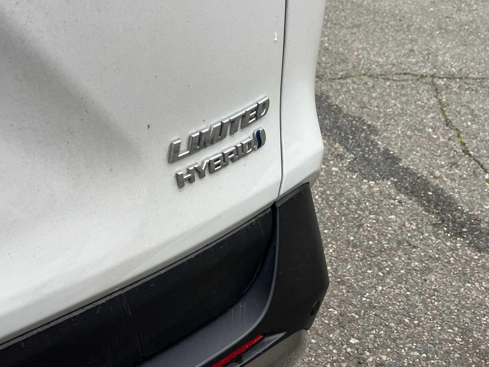 Thumbnail: 2024 Toyota RAV4 - 10