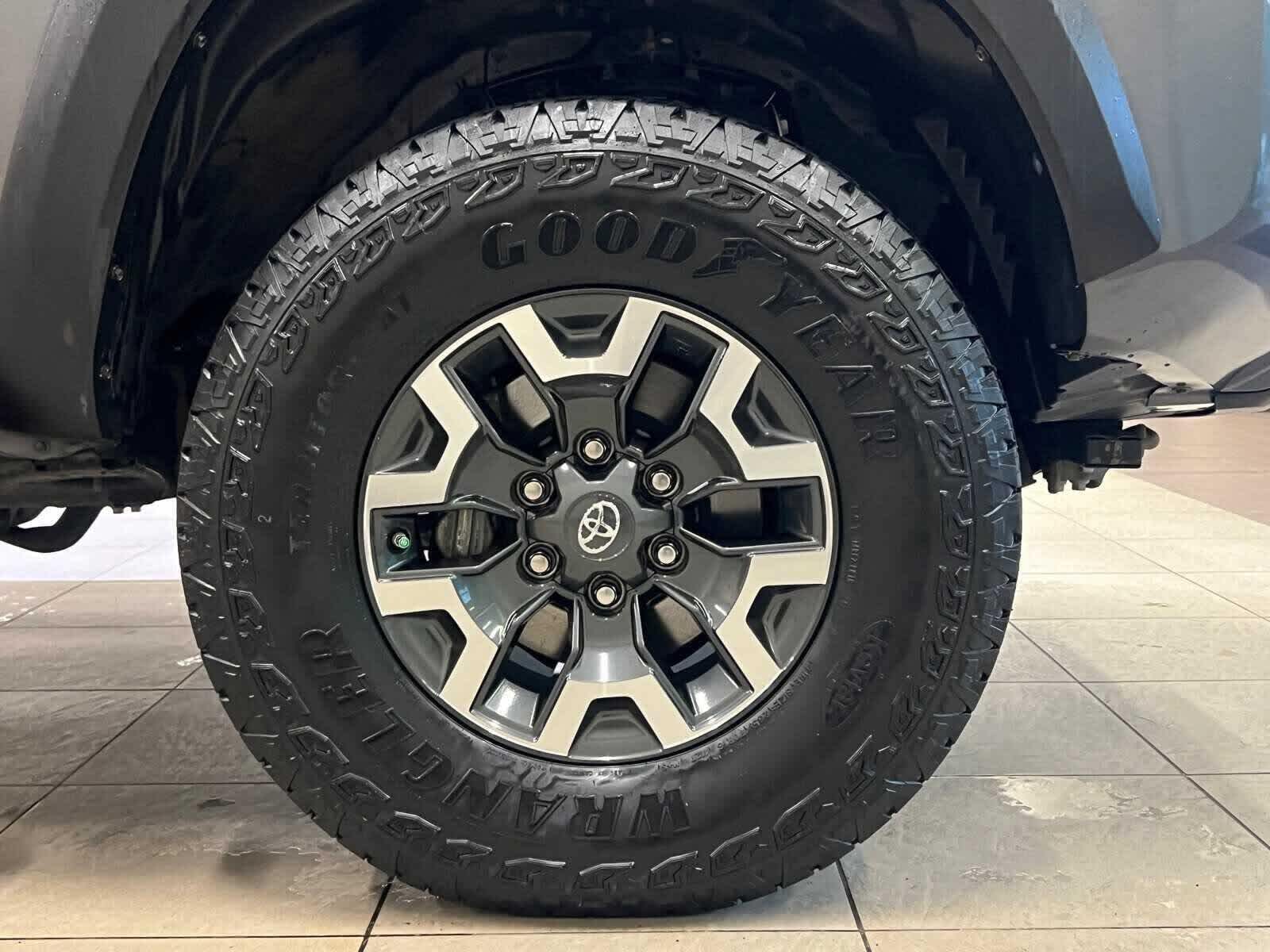 Thumbnail: 2020 Toyota Tacoma - 9