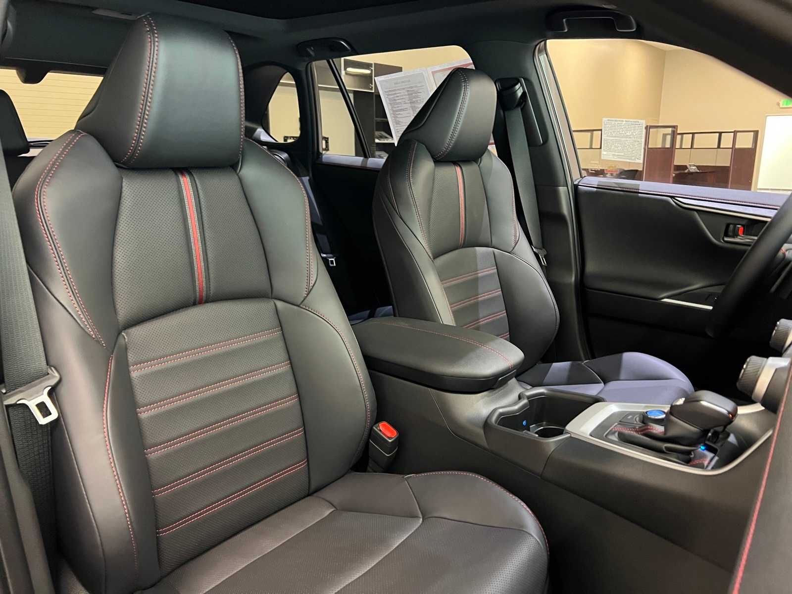 Thumbnail: 2025 Toyota RAV4 - 14