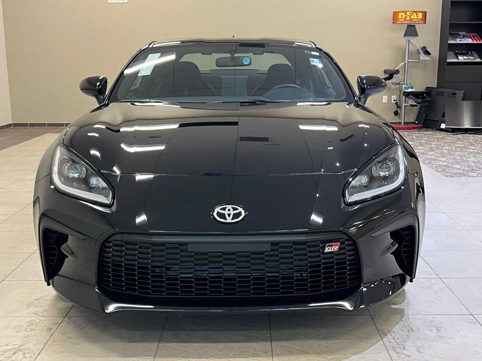 Thumbnail: 2025 Toyota GR86 - 8