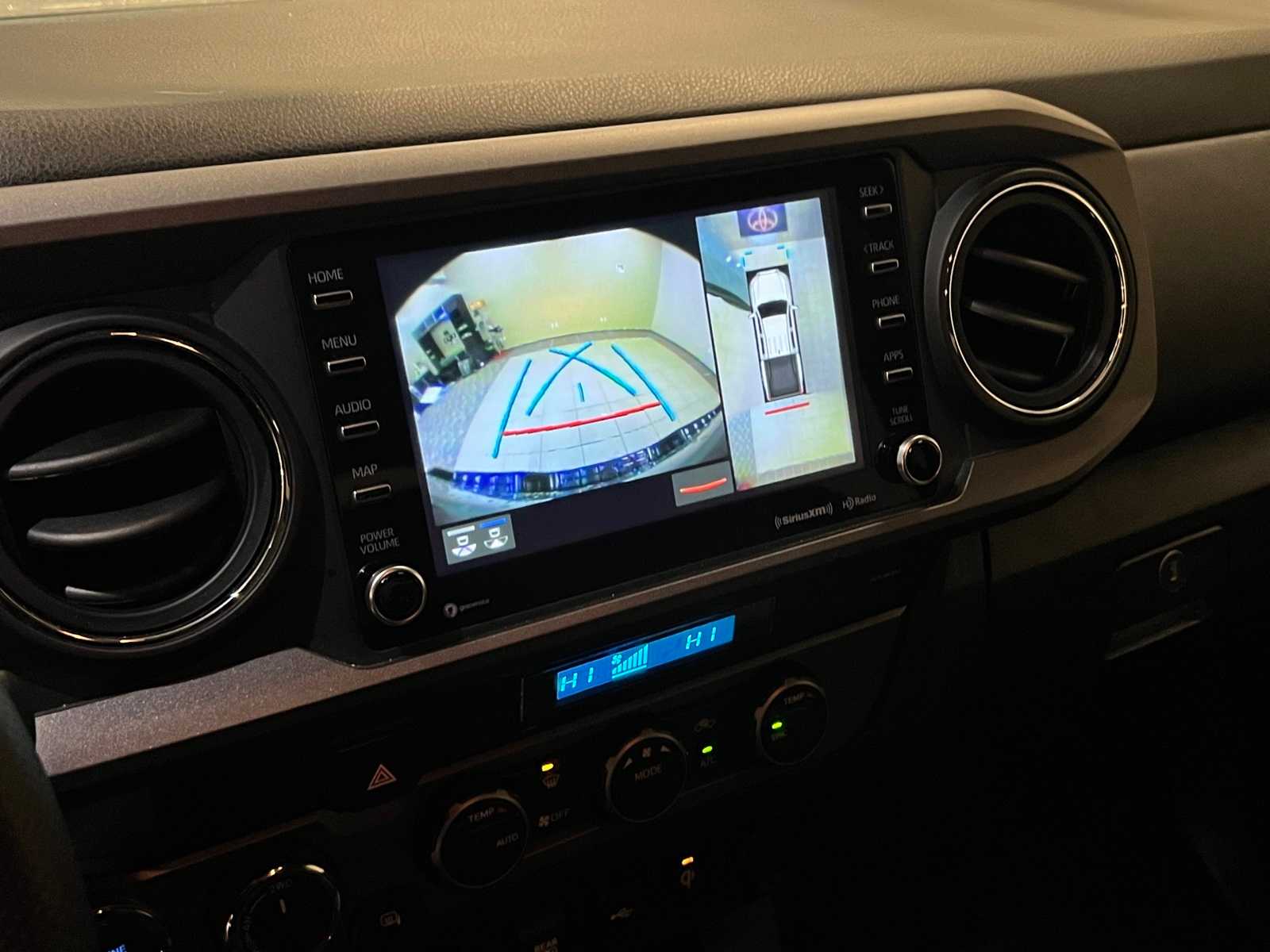 Thumbnail: 2023 Toyota Tacoma - 25