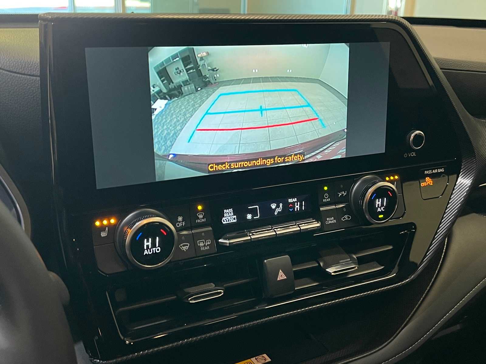 Thumbnail: 2024 Toyota Highlander - 28