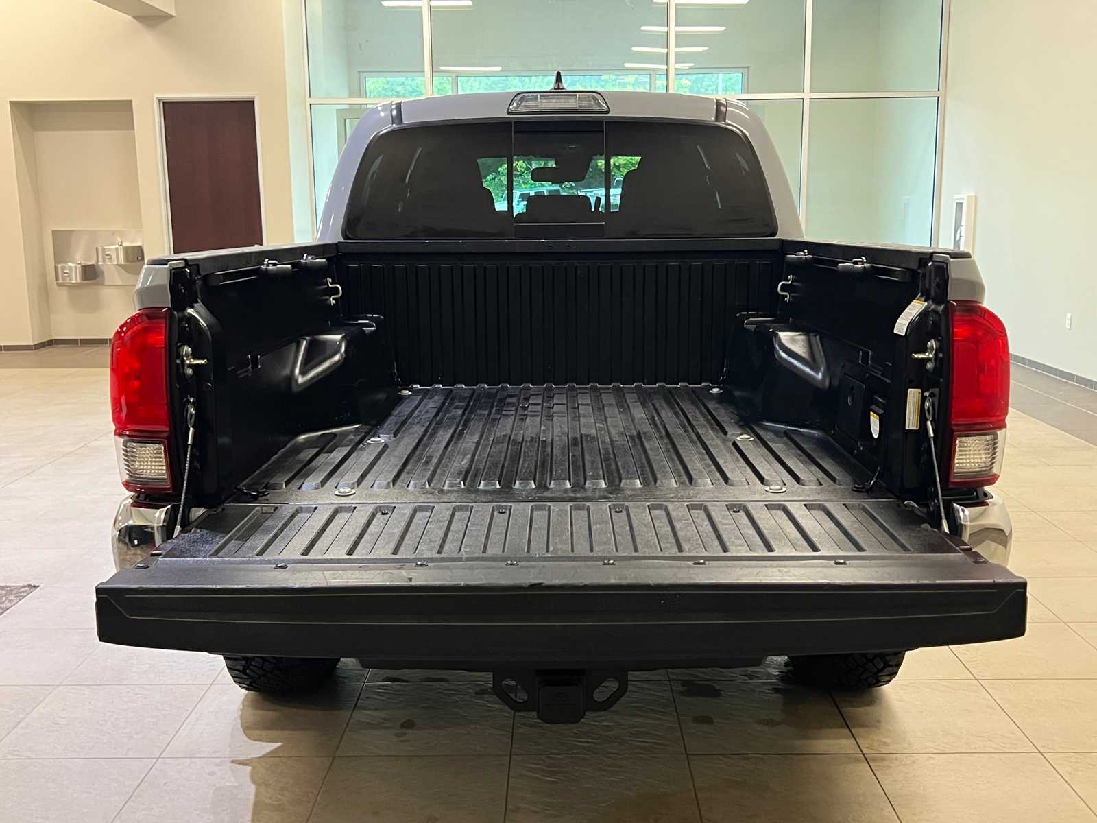 Thumbnail: 2019 Toyota Tacoma - 28