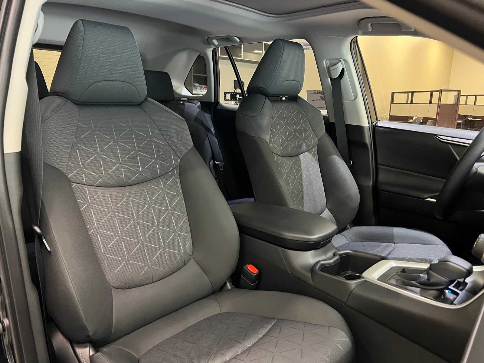 Thumbnail: 2025 Toyota RAV4 - 14