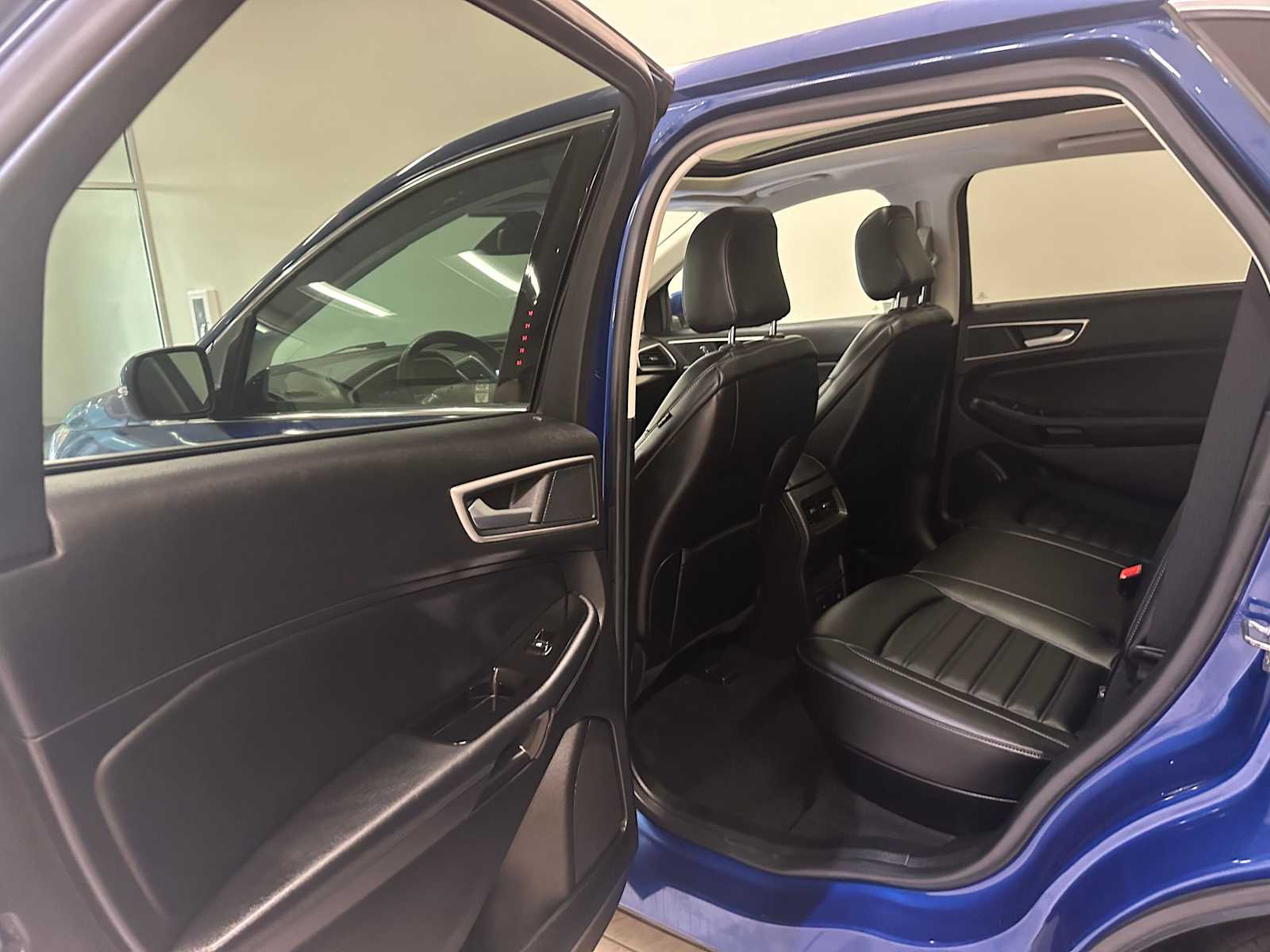 Thumbnail: 2020 Ford Edge - 26